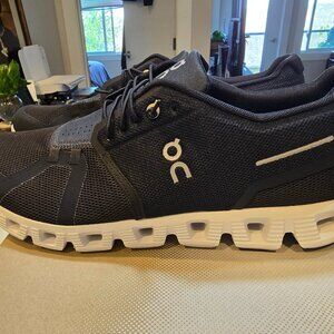 On Cloud 5 (Black/White) - Mens Size 10.5 NEW - SKU 59.98919 - Running - Hiking